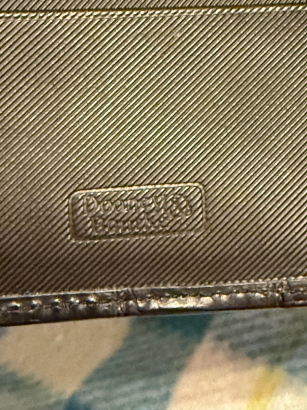 Dooney and Bourke credit card wallet - Picture 4 of 9